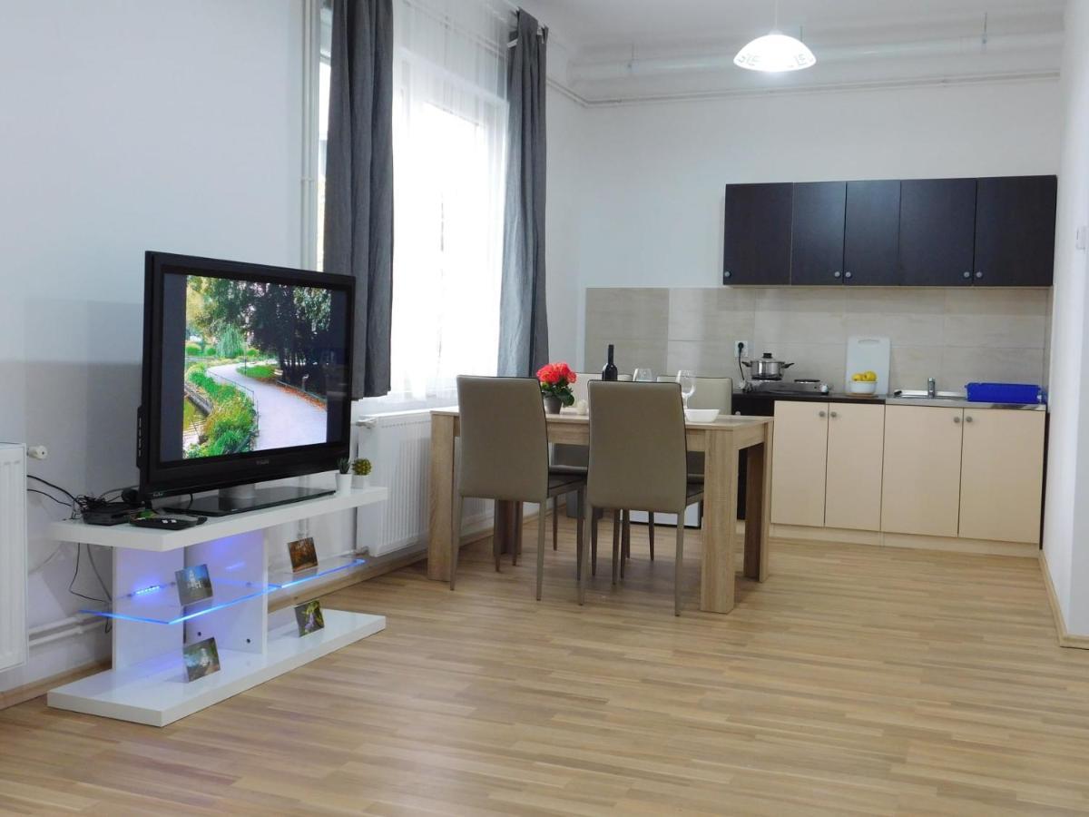 Apartments Mateo ซาเกร็บ ภายนอก รูปภาพ