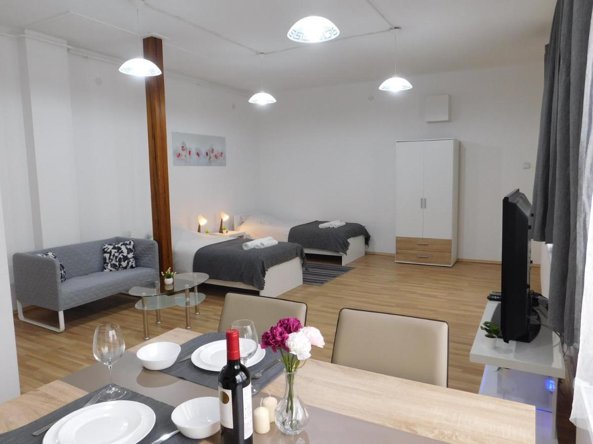 Apartments Mateo ซาเกร็บ ภายนอก รูปภาพ