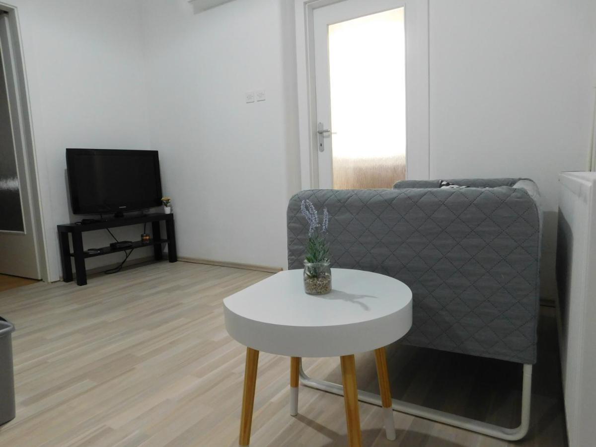 Apartments Mateo ซาเกร็บ ภายนอก รูปภาพ